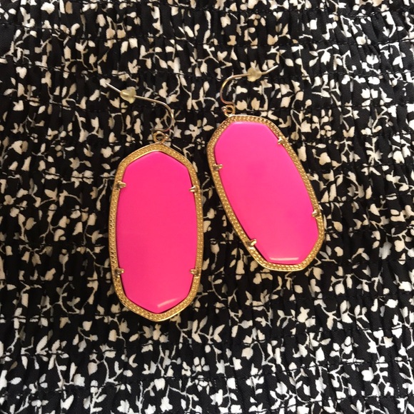 Kendra Scott Jewelry - Kendra Scott ‘Danielle’ Oval Earrings | Hot Pink